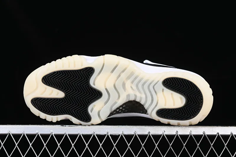 All Categories Air Jordan Jordan series basketball shoes Air Jordan 11 OG version Air Jordan 11 "DMP" AJ11 Joe 11 gold brick Kang buckle genuine carbon first layer CT8012-170